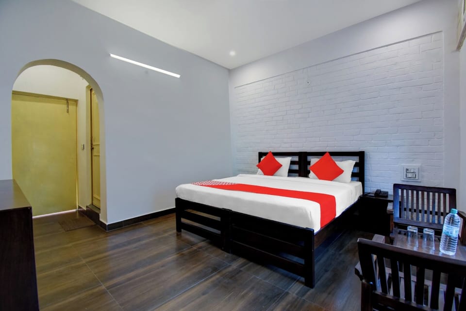 Standard Double Room | Egyptian cotton sheets, premium bedding, Select Comfort beds, desk