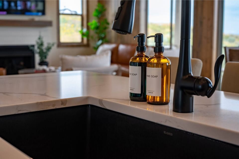 During your stay, immerse yourself in beautiful decor and comforting warm colors that embrace you with a sense of tranquility.