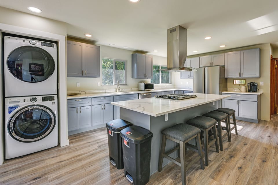 Kitchen | Washer & Dryer | Single-Story Unit on Upper Level