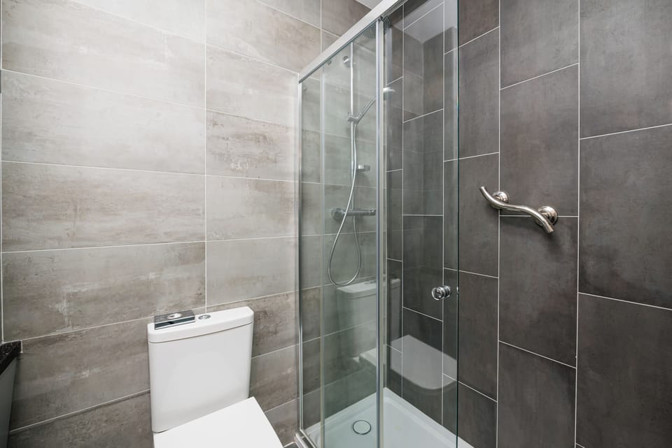 Standard Double or Twin Room, Multiple Beds | Bathroom | Free toiletries, hair dryer, towels