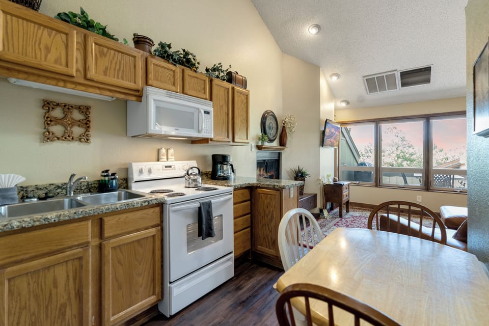 Condo | In-room dining