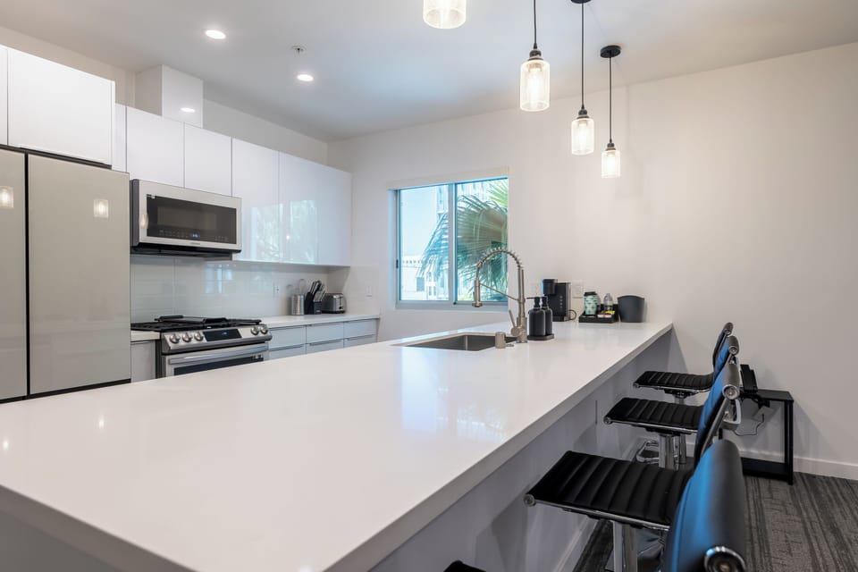 Suite, 2 Bedrooms, Non Smoking, Balcony | Private kitchen | Coffee/tea maker