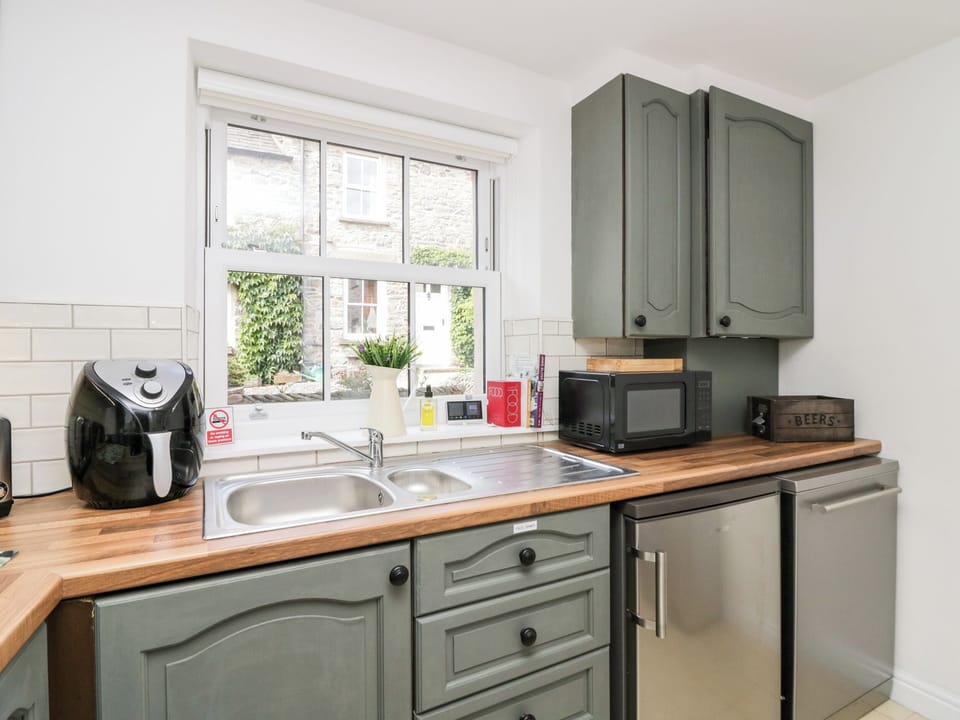 Fridge, dishwasher, electric kettle, toaster