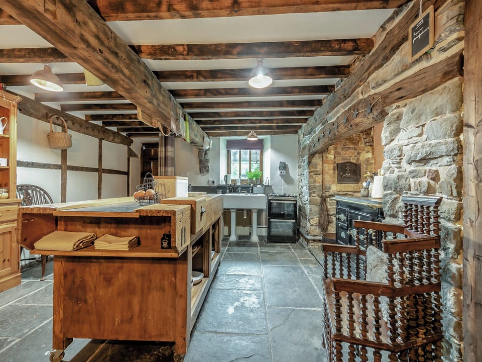 Kitchen | Ynywsen Dairy Flat, Nantgaredig