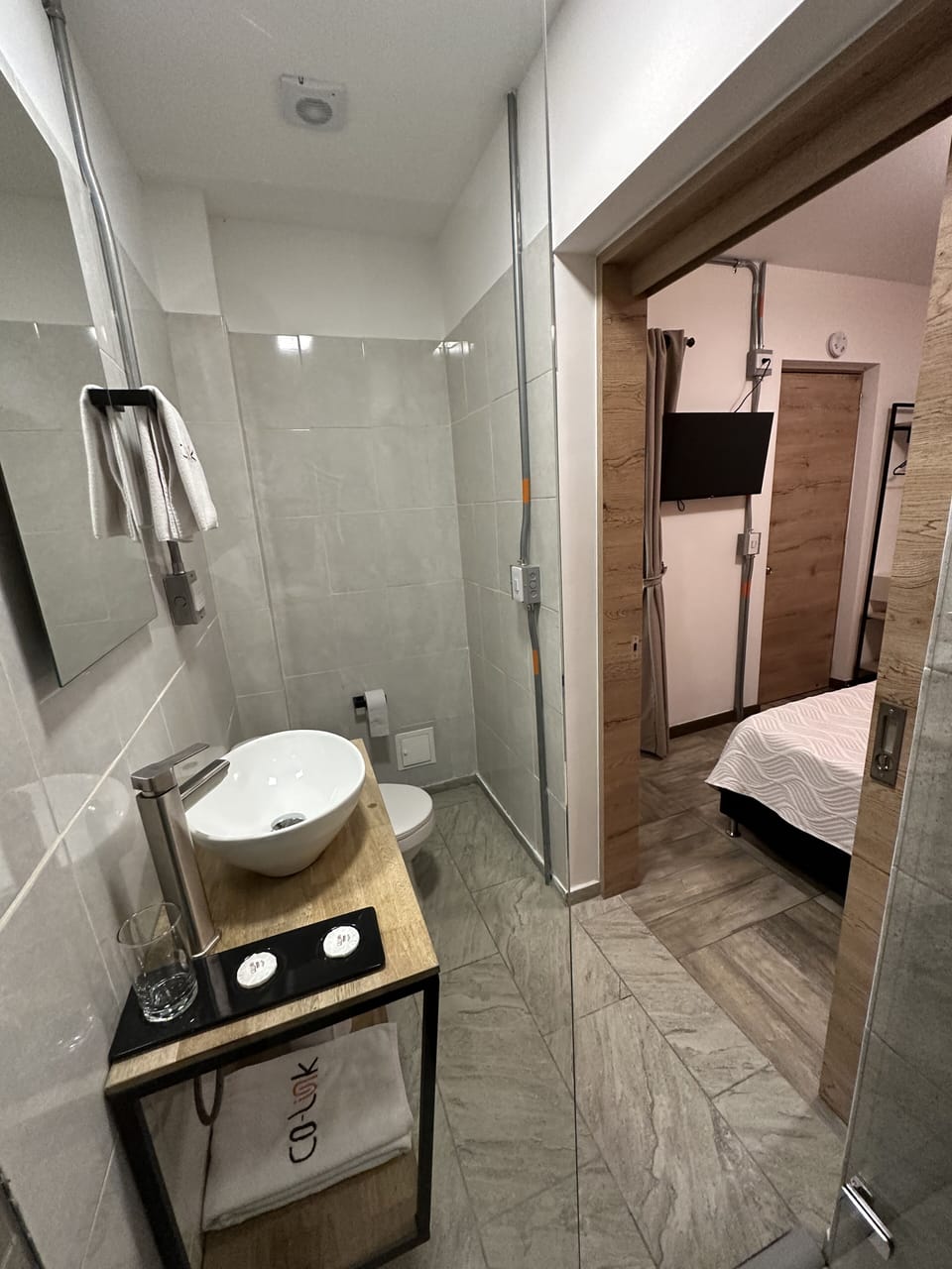 Standard Double Room, 1 Double Bed, Private Bathroom | Bathroom | Shower, rainfall showerhead, free toiletries, hair dryer