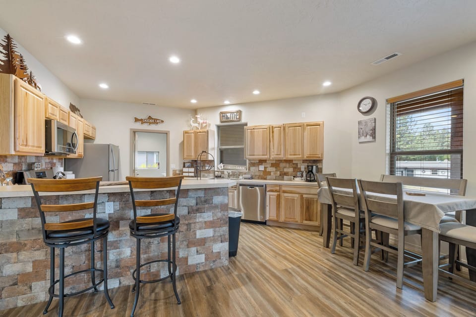 Kitchen bar