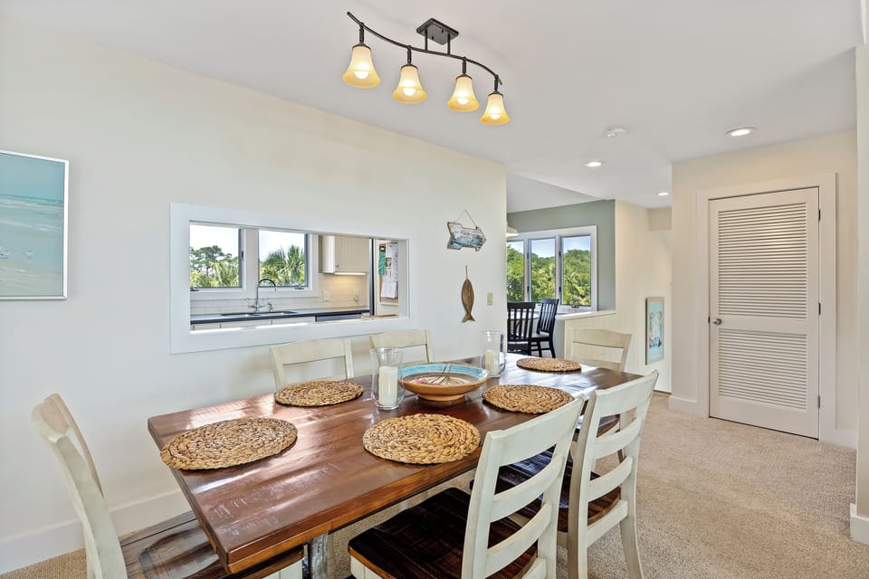Dining Table - Seats 6 Guests