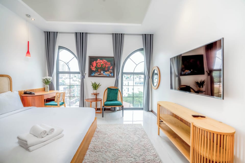 Standard Double Room | In-room safe, individually decorated, individually furnished, desk