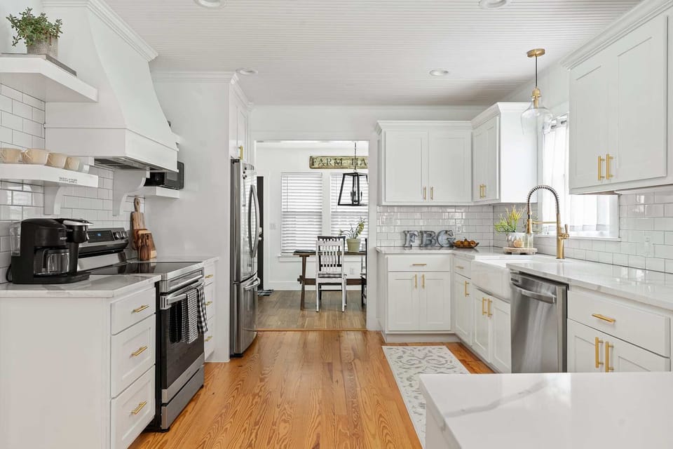 Full kitchen