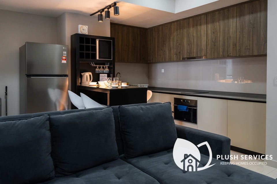 Fridge, stovetop, electric kettle