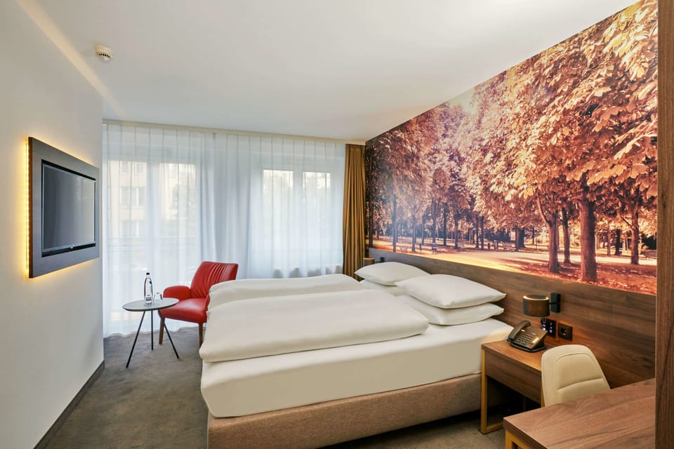Premium bedding, free minibar, in-room safe, desk