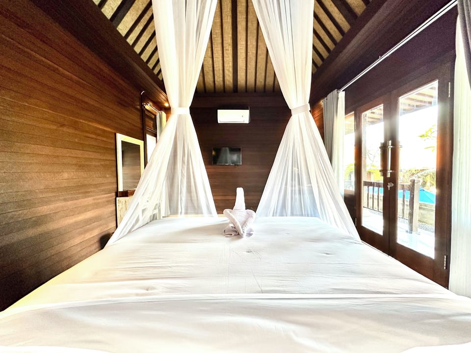 1 bedroom, Egyptian cotton sheets, premium bedding, pillowtop beds