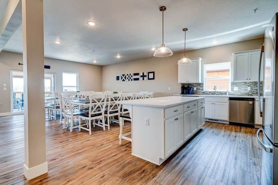 Step right in to the open concept kitchen and dining room!
