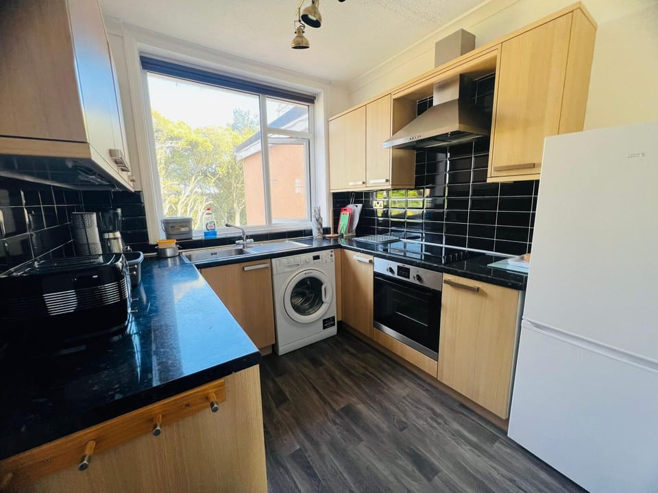 Apartment | Private kitchen | Fridge, microwave, oven, stovetop