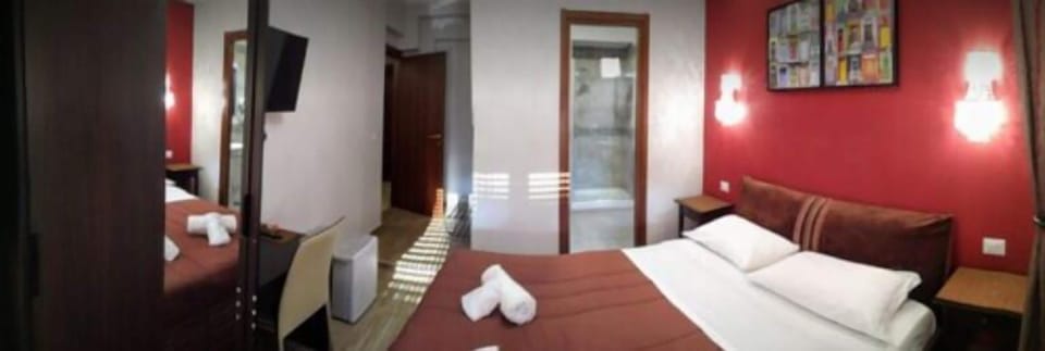Basic Room | 6 bedrooms, in-room safe, desk, soundproofing