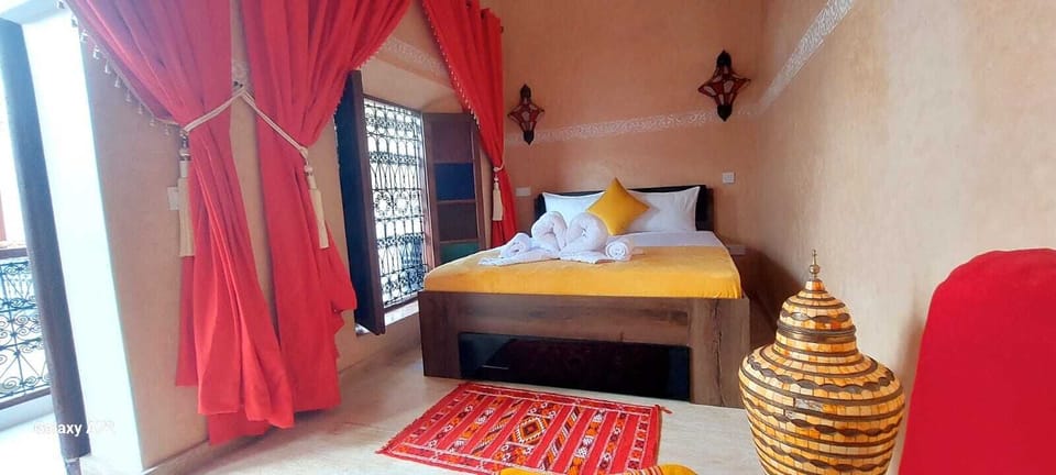 Junior Suite, Multiple Beds | Individually decorated, desk, free WiFi, bed sheets