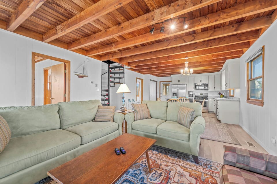 Surf or Sound Realty - 1148 - Sandy Keeks - Great Room -3