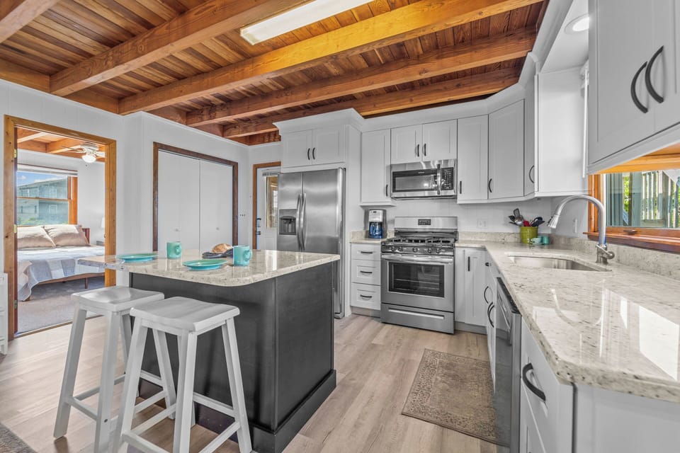 Surf or Sound Realty - 1148 - Sandy Keeks - Kitchen-2