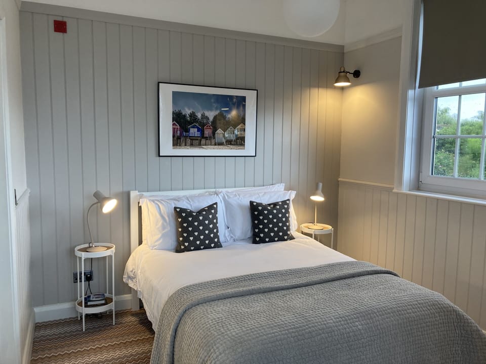 Deluxe Room, 1 Double Bed | Egyptian cotton sheets, premium bedding, memory foam beds, minibar