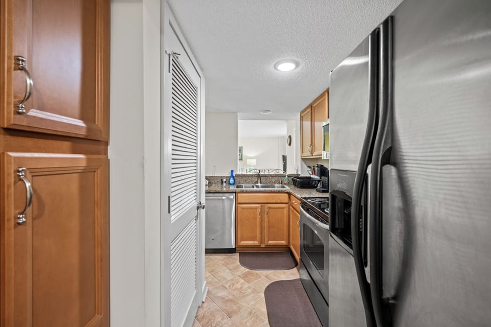 A fully stocked kitchen makes meal preparation a breeze.