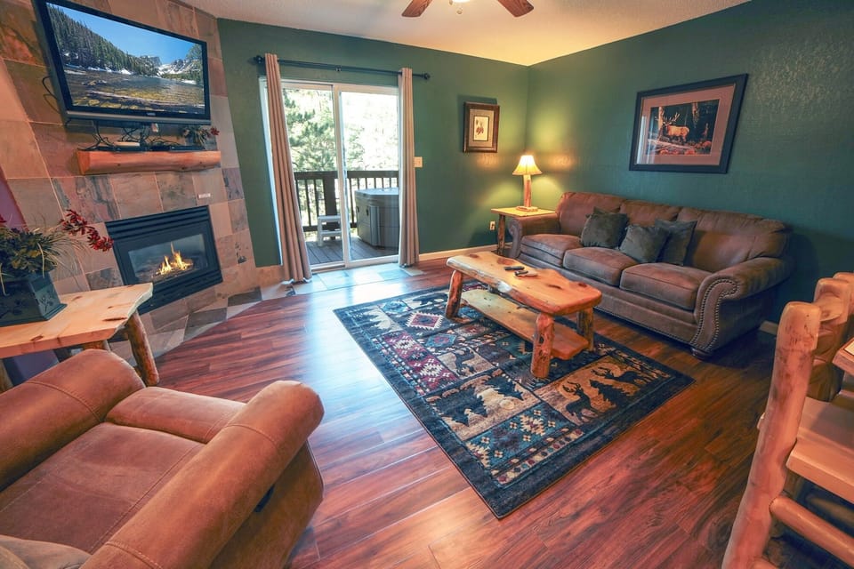 Condo, 1 Bedroom | Living area