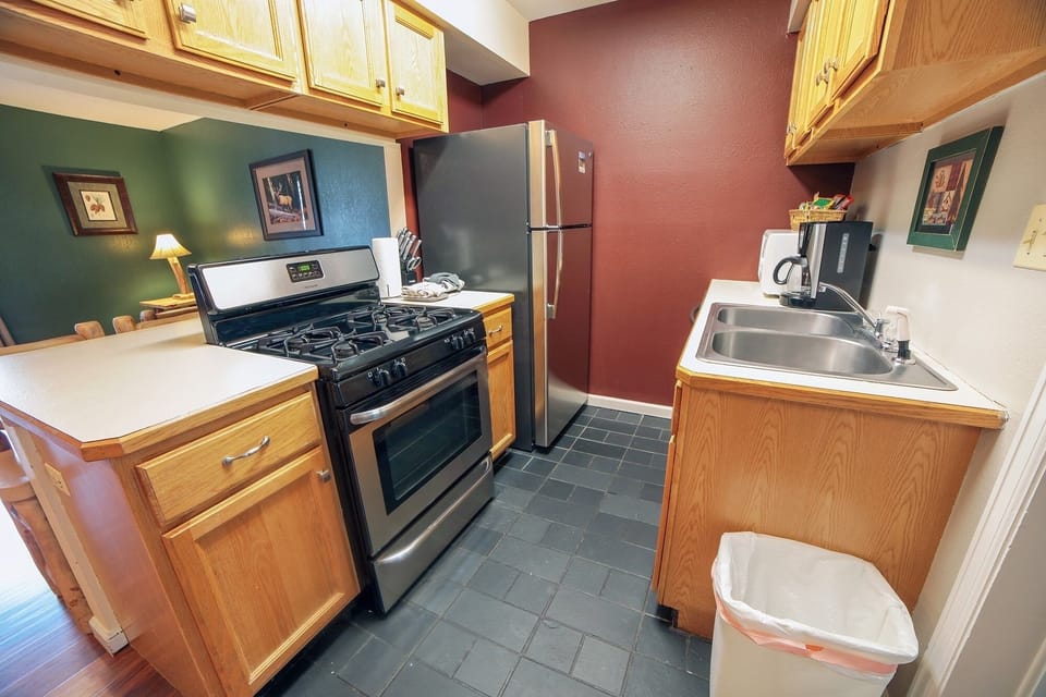 Condo, 1 Bedroom | Private kitchen | Coffee/tea maker, fridge, oven, toaster