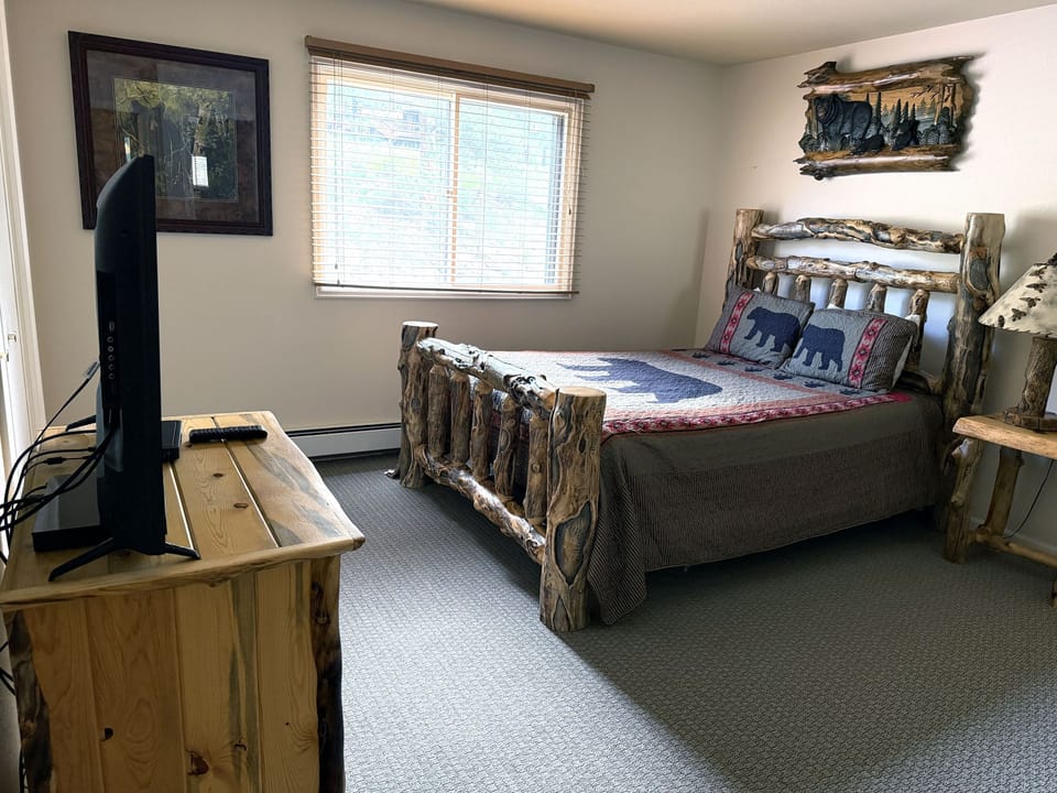 Condo, 2 Bedrooms | 2 bedrooms, free WiFi