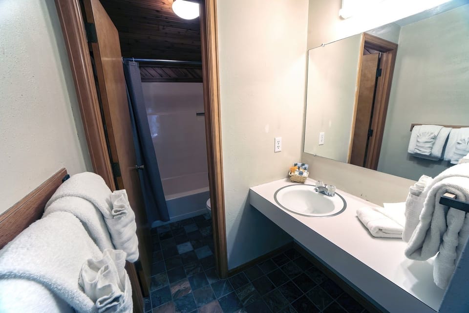 Sunnyside Knoll: 16 1 Bedroom Cabin Cabin in Estes Park