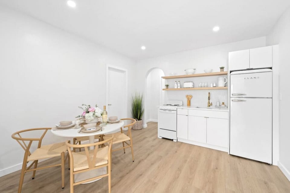 Kitchen / Dining