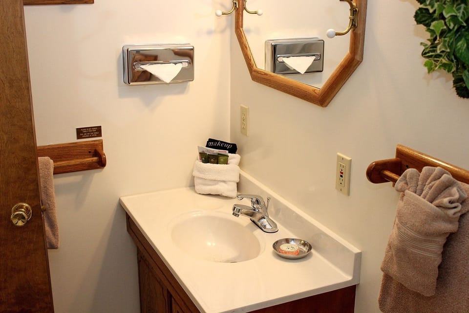 Studio | Bathroom | Towels