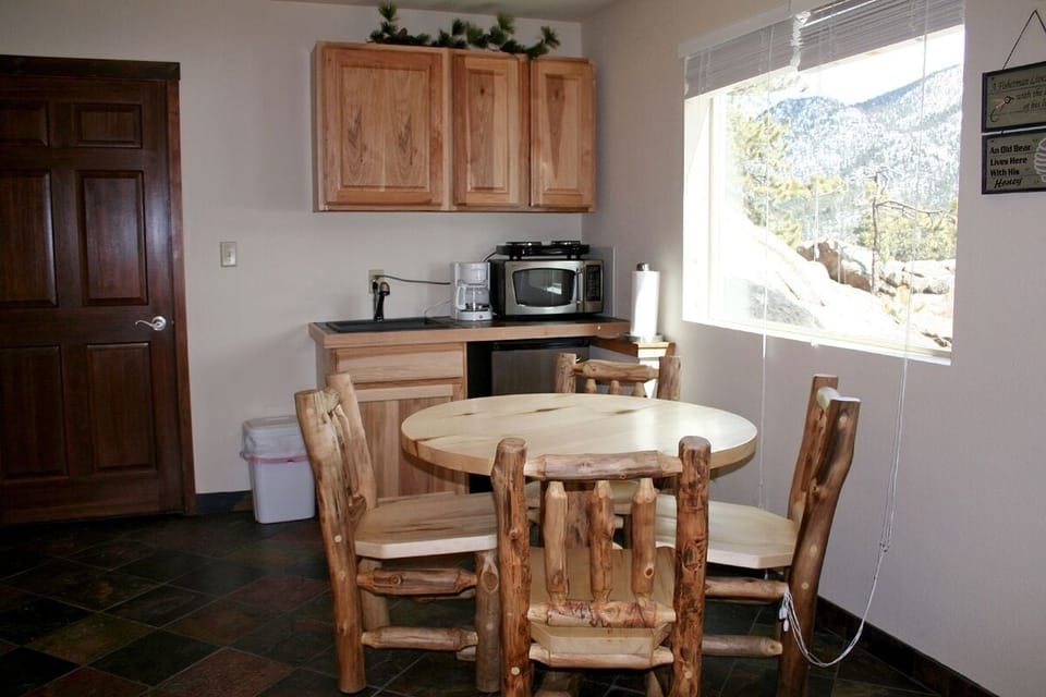 Cabin, 1 Bedroom | Private kitchen | Fridge, coffee/tea maker