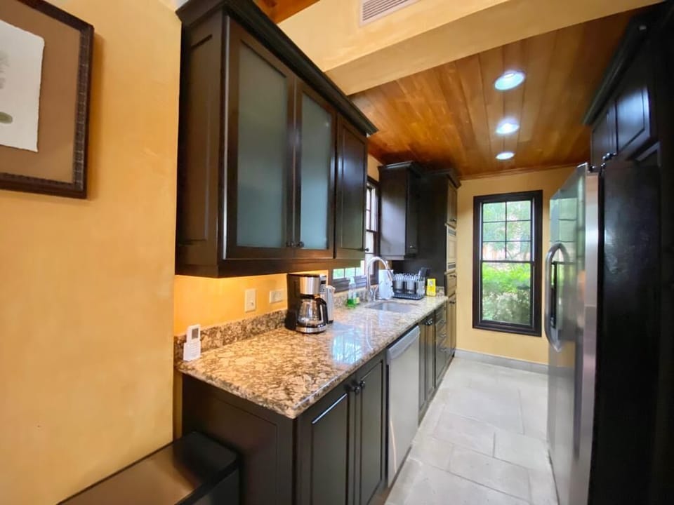 Kitchen (1)