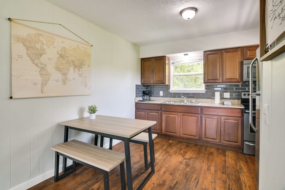 Dining Area | Free WiFi (Limited) | Central Heating & A/C