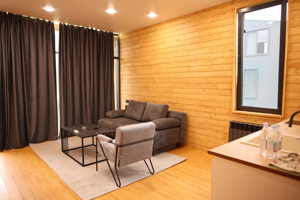 Family Cottage, Garden View | Premium bedding, desk, soundproofing, WiFi (free)