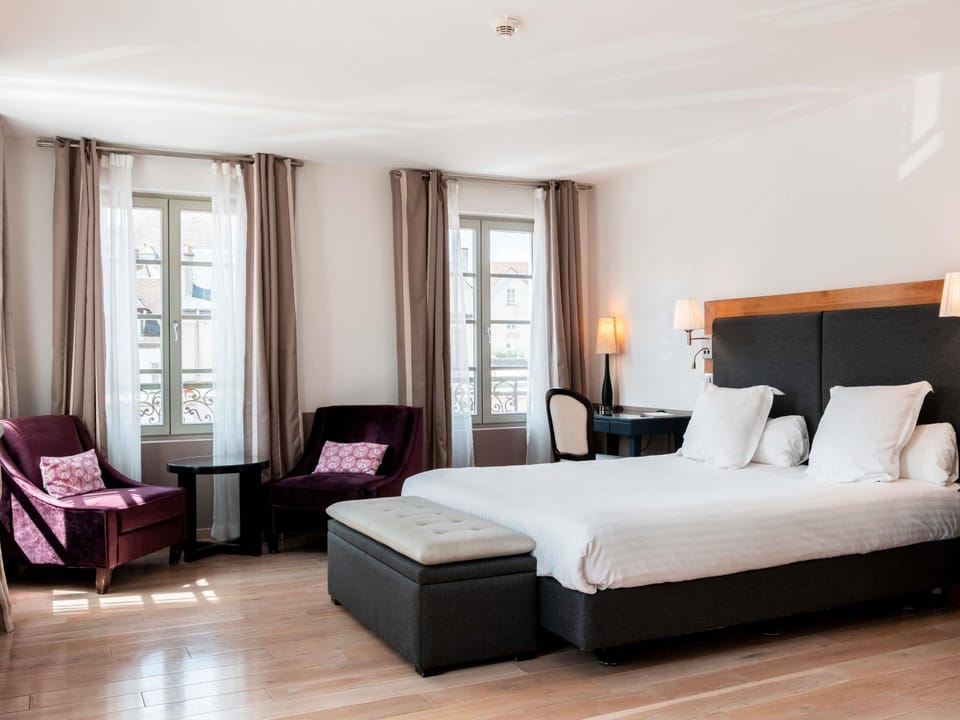 Superior Room, 1 Double Bed | Premium bedding, memory foam beds, in-room safe, desk