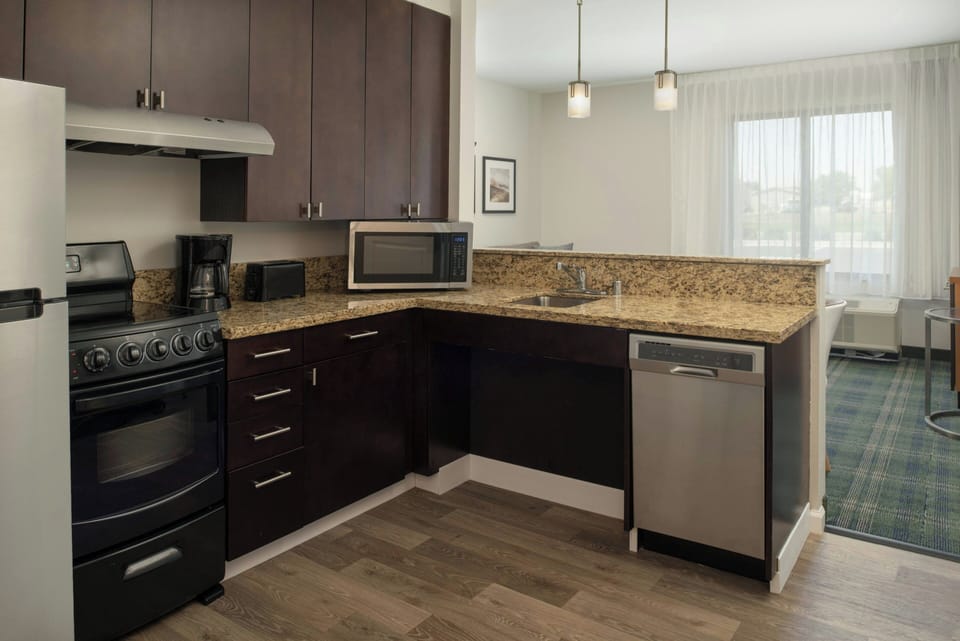 Suite, 2 Bedrooms | Premium bedding, laptop workspace, blackout drapes, iron/ironing board