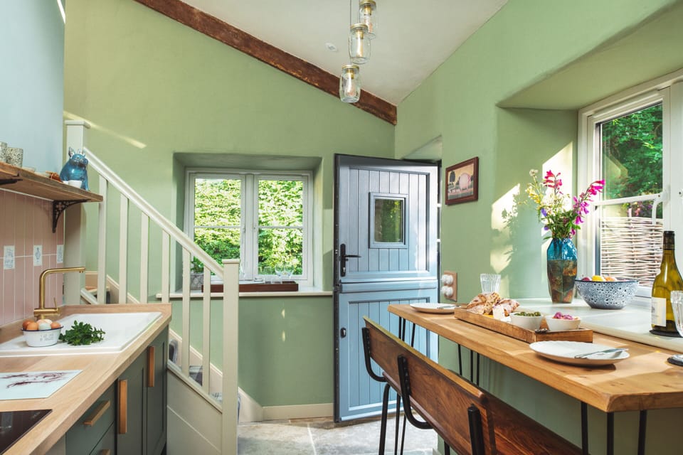Luxury Cottage, Ensuite (The Pigsty & Spa Garden) | Shared kitchen