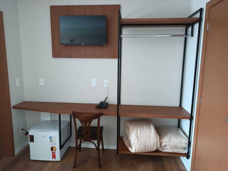 Single Room | Desk, iron/ironing board, free WiFi