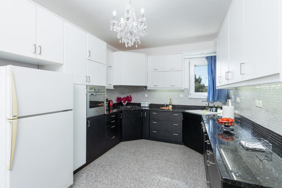 House | 5 bedrooms, soundproofing