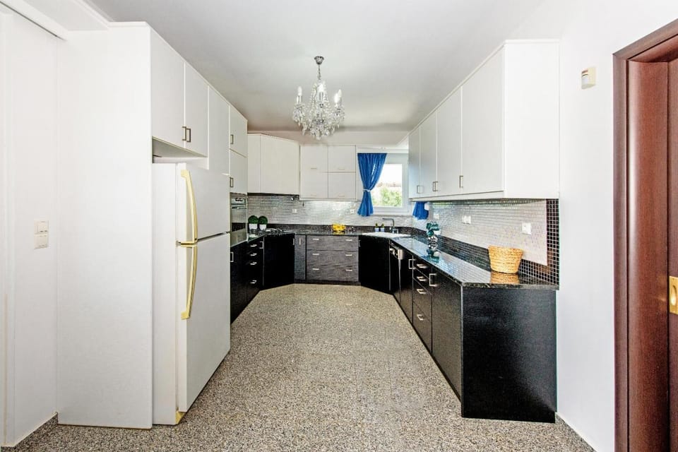 House | 5 bedrooms, soundproofing