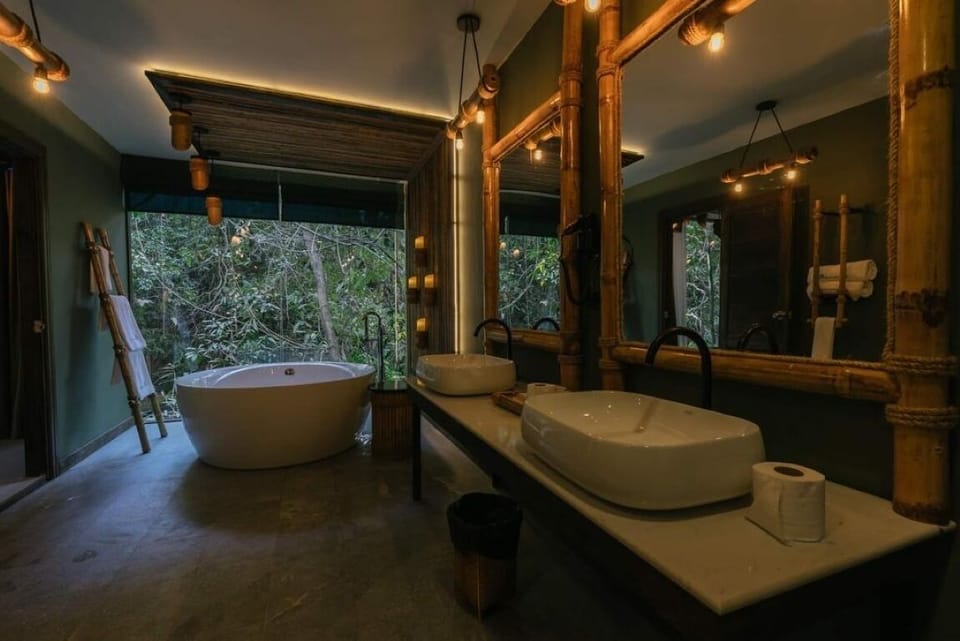 Executive forest Suite | Bathroom | Hair dryer, bathrobes, slippers, bidet
