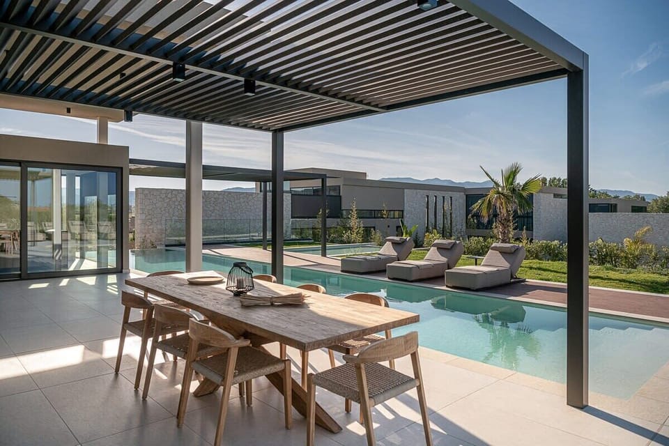 Elegant Outdoor Dining Adjacent to the Pool