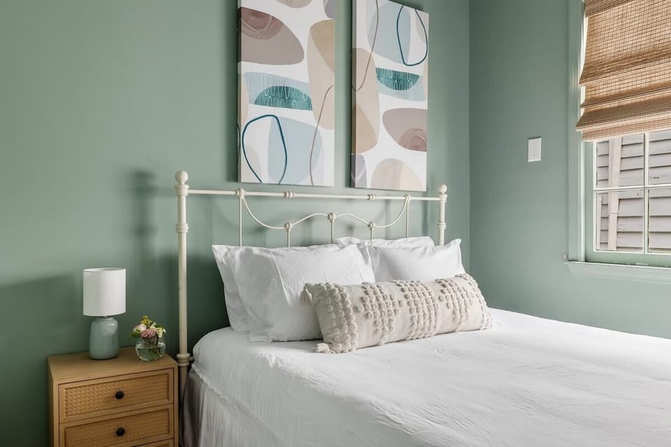 Bedroom #2: Queen Bed & Ceiling Fan