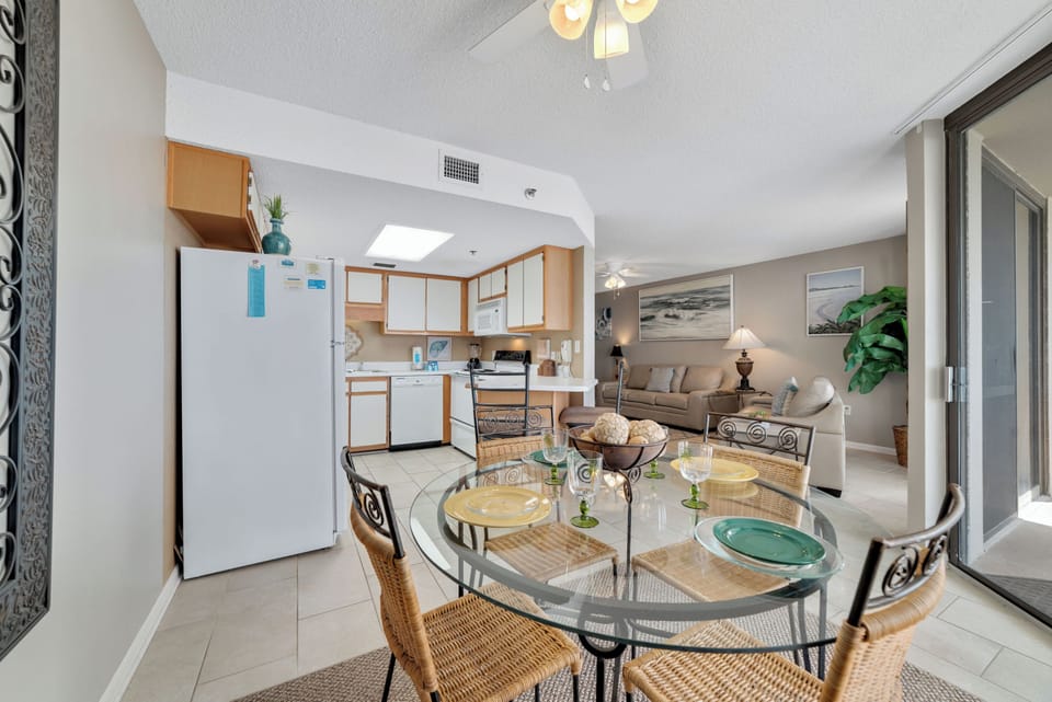 Dine with an ocean vista. This charming dining area offers the ideal setting to savor meals while enjoying breathtaking views of the sparkling coastline.