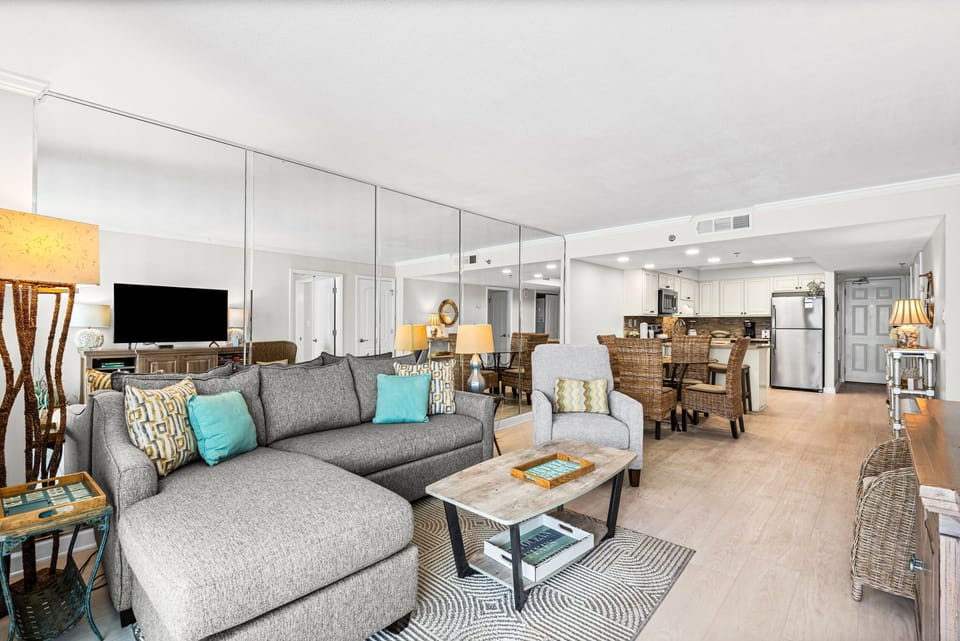 BeachCrest 501 Living Area