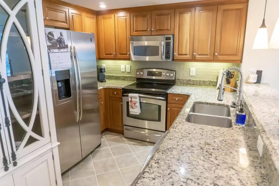 
Kitchen, New Microwave, Granite counter tops
