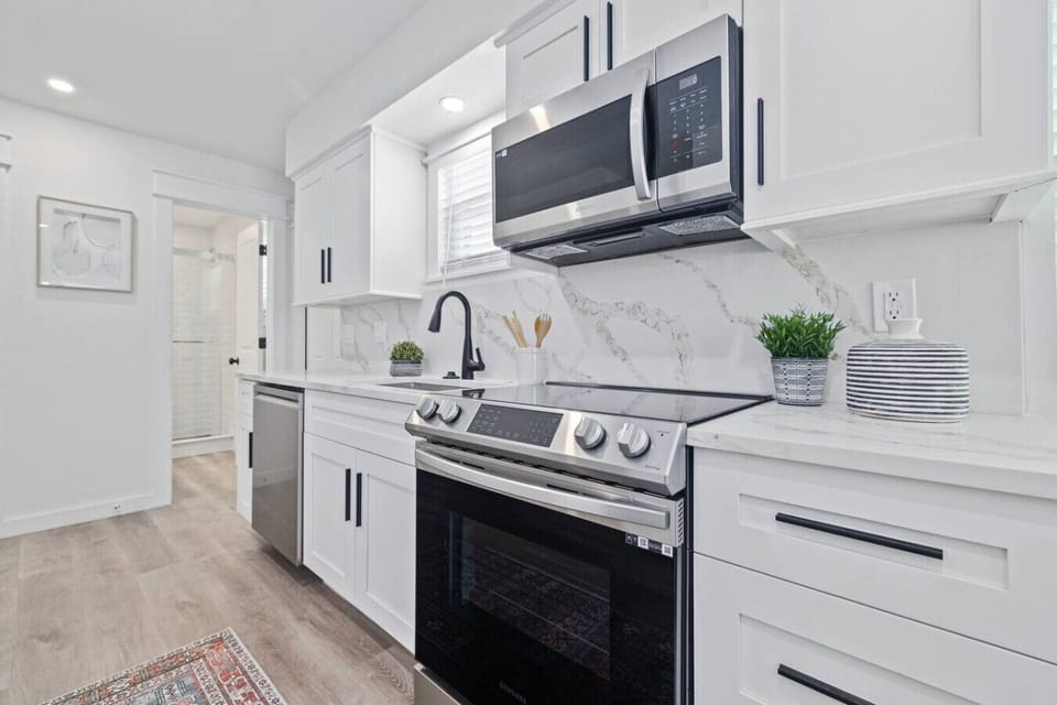 fully stocked kitchen