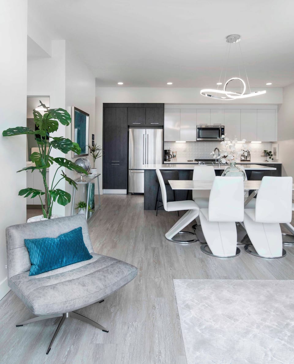 Dining Area — Level Up Elegance vacation rental in Denver.