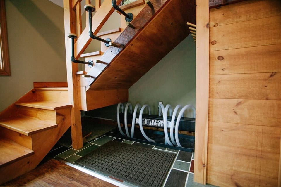 Boot drying station