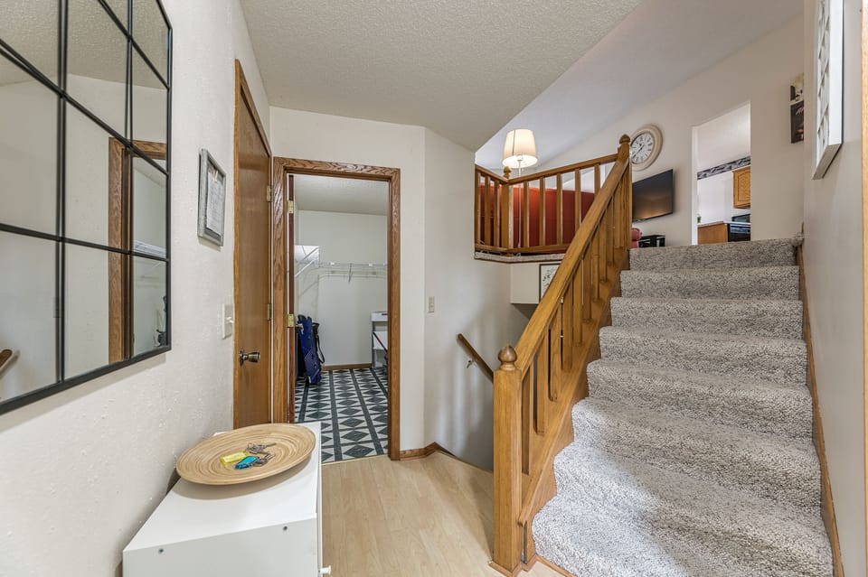 Entrance with the walk in closet